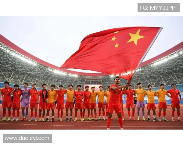 足球明星聚集瞬间展现激情与荣耀的精彩瞬间照片合集